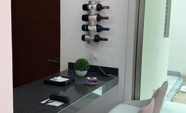 Casa Amueblada en Renta en Kings, cuarto de servicio frente a la alberca