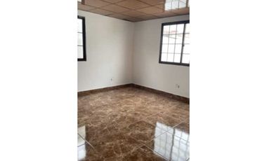SE VENDE CASA EN LAS CUMBRES