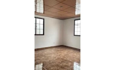 SE VENDE CASA EN LAS CUMBRES