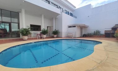 casa en venta en via tennis. Cod V18697