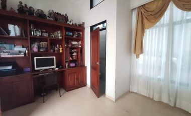 casa en venta en via tennis. Cod V18697