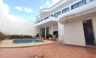 casa en venta en via tennis. Cod V18697