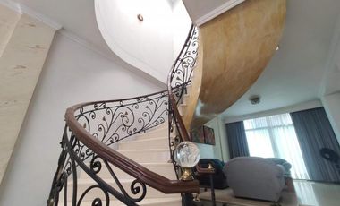 casa en venta en via tennis. Cod V18697