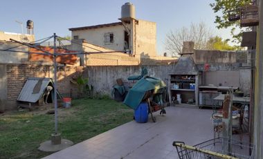 Excelente vivienda con local en zona céntrica de Ingeniero Allan, Varela
