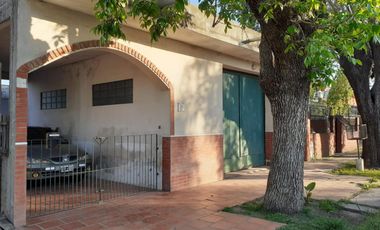 Excelente vivienda con local en zona céntrica de Ingeniero Allan, Varela