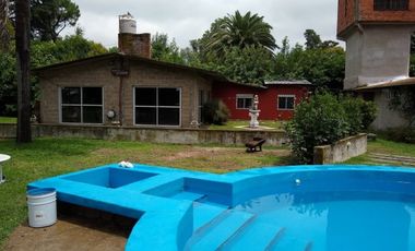 Casa, Quincho Y Departamento Sobre Parcela De 3000m2