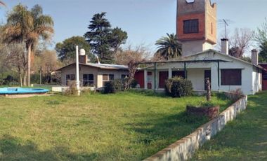 Casa, Quincho Y Departamento Sobre Parcela De 3000m2