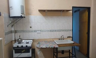 Casa, Quincho Y Departamento Sobre Parcela De 3000m2