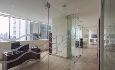  Amplia oficina en Obarrio (ID 10885)