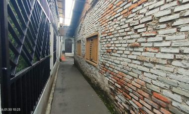 Di jual rumah + kontrakkan strategis di jalan potlot II, Jakarta selatan - Lokasi premium dan nilai investasi tinggi