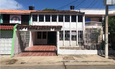 Casa Amplia en el Barrio El Jardín de Santa Marta