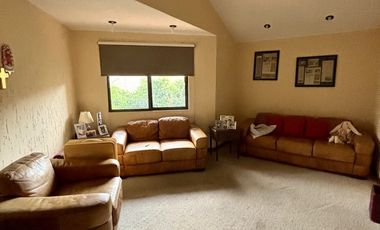 SE RENTA HERMOSA CASA EN LOMAS 3ra