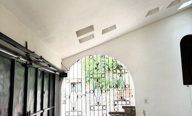 SE RENTA HERMOSA CASA EN LOMAS 3ra