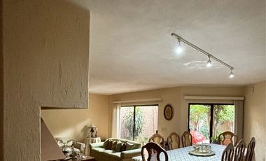 SE RENTA HERMOSA CASA EN LOMAS 3ra