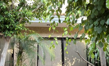 SE RENTA HERMOSA CASA EN LOMAS 3ra
