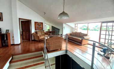 Venta de casa valle de los chillos