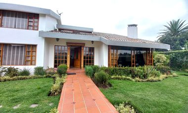 Venta de casa valle de los chillos