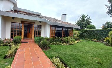 Venta de casa valle de los chillos