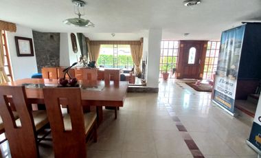 Venta de casa valle de los chillos