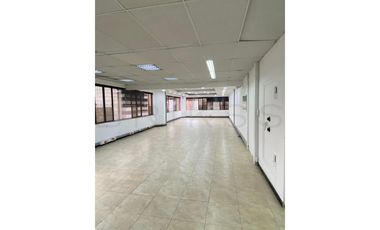 oficina en arriendo/venta en quinta camacho. Cod A7589