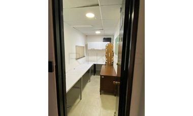 oficina en arriendo/venta en quinta camacho. Cod A7589