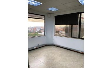 oficina en arriendo/venta en quinta camacho. Cod A7589