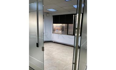 oficina en arriendo/venta en quinta camacho. Cod A7589