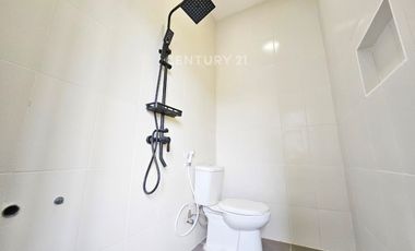 Dijual Rumah Cantk Di Bolevard Hijau Kota Harapan Indah