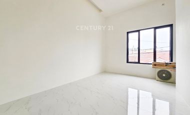 Dijual Rumah Cantk Di Bolevard Hijau Kota Harapan Indah