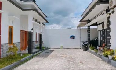 DIJUAL RUMAH SIAP HUNI TANAH LUAS DEKAT KAMPUS UAD YOGYAKARTA