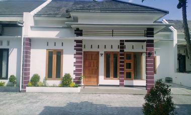 DIJUAL RUMAH SIAP HUNI TANAH LUAS DEKAT KAMPUS UAD YOGYAKARTA