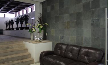 Edificio de lujo  en Avenida Tepopazolco ideal corporativo