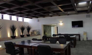 Edificio de lujo  en Avenida Tepopazolco ideal corporativo