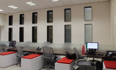 Edificio de lujo  en Avenida Tepopazolco ideal corporativo