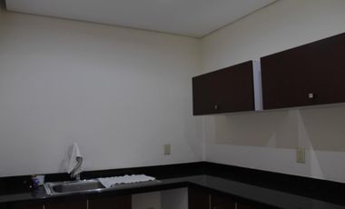 Edificio de lujo  en Avenida Tepopazolco ideal corporativo