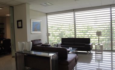 Edificio de lujo  en Avenida Tepopazolco ideal corporativo