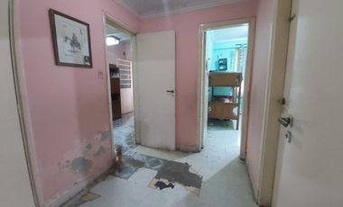 SE VENDE CASA CON LOTE PROPIO EN VILLA SARMIENTO. CALLE J.PORTELA AL 1200, 3 AMBIENTES CON COCHERA. SUSANA QUINELLI NEGOCIOS INMOBILIARIOS 4 659 5544 