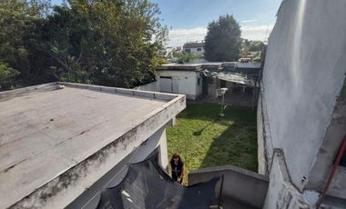SE VENDE CASA CON LOTE PROPIO EN VILLA SARMIENTO. CALLE J.PORTELA AL 1200, 3 AMBIENTES CON COCHERA. SUSANA QUINELLI NEGOCIOS INMOBILIARIOS 4 659 5544 