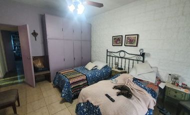 Casa con Departamento en venta en San Antonio de Padua Sur