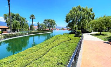 ESPECTACULAR CONDOMINIO 90MIL M2: LAGOS, CASA CLUB, SPA, TENIS, PÁDEL, ALBERCA.