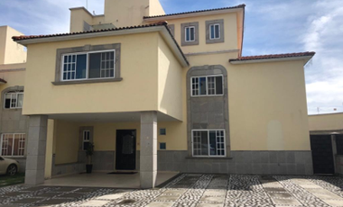 En VENTA... Hermosa Residencia en Metepec.