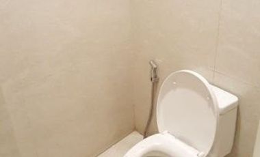 DISEWAKAN GEDUNG KANTOR STRATEGIS At SENOPATI Ry , IDR. 2,5 M/thn