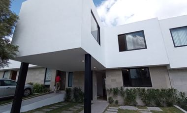 Casa en Venta  con amplios espacios 3 Recamaras , Juriquilla GPT2513