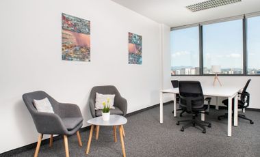 All-inclusive access to professional office space for 3 persons in Regus The Vida