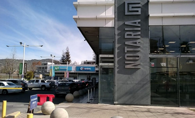 Local Comercial en Arriendo en Strip Center – Small Service