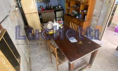 Casa con Departamento en venta en Punta Lara
