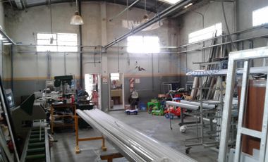 VENTA DE GALPÓN  VILLA LUZURIAGA