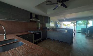 Departamento sobre Playa en la Bahía de Acapulco