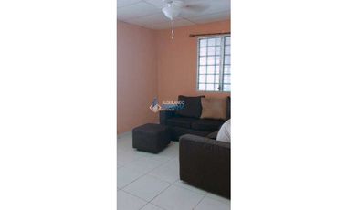 Se alquila acogedora casa en David, residencial céntrico y tranquilo