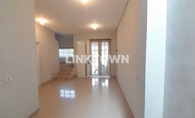 Disewakan Tahunan Murah Rumah 2 Lantai di Surabaya Barat Wisata Bukit Mas